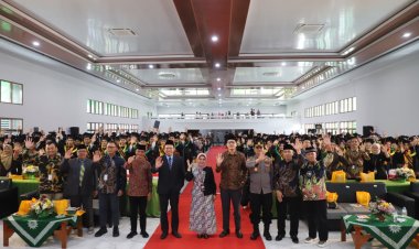 Wisuda 211 Lulusan UMP, Wabup Dion: SDM Unggul Kunci Purworejo Tak Tergantung Alam
