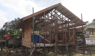 Setengah Jalan Menuju Hunian Layak, RTLH Ibu Timah di Desa Pangkalan Terap Capai Progres 50 Persen