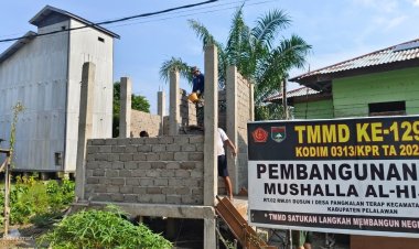 Tingkatkan Sanitasi Rumah Ibadah, Pembangunan MCK Mushalla Al-Hijrah dalam Program TMMD Ke-129 Capai 58 Persen