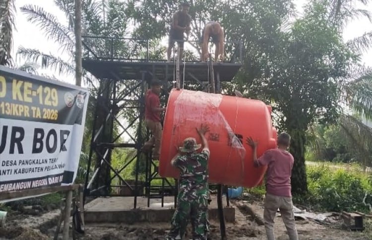 Kemanunggalan Air Bersih : Satgas TMMD Ke-129 Pacu Pembangunan Sumur Bor demi Pasokan Air Bersih Warga