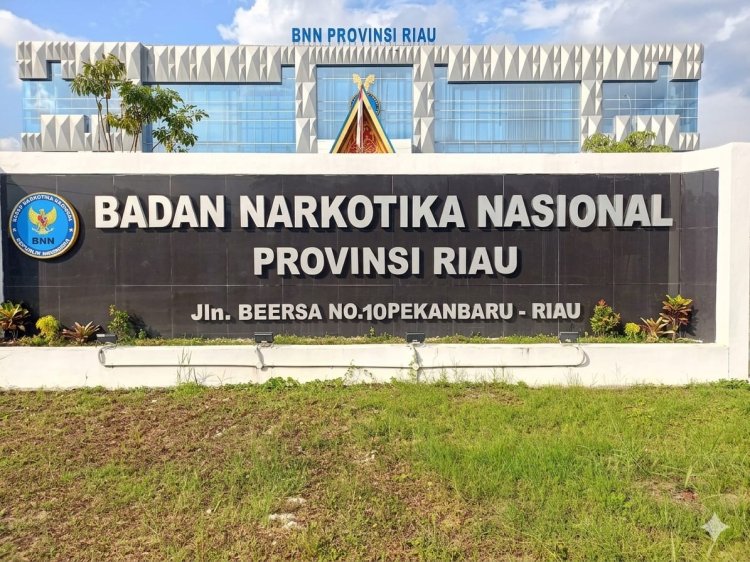 Diduga BNNP Riau lepaskan 12 Orang Pengguna Narkoba yang baru di tangkap.