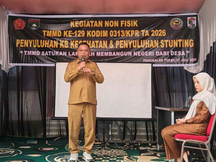 Cegah Stunting dan Sehatkan Keluarga, Satgas TMMD Ke-129 Kodim 0313/KPR Dan Camat Gelar Penyuluhan KB Kesehatan Di Pangkalan Terap