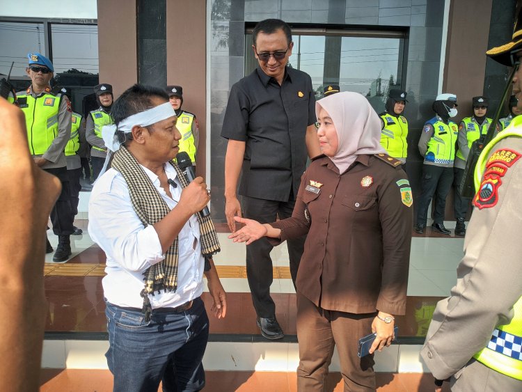 Aksi Massa di Kejari Purworejo, Minta Pengusutan Kasus Korupsi Mini Zoo Dilakukan Secara Adil