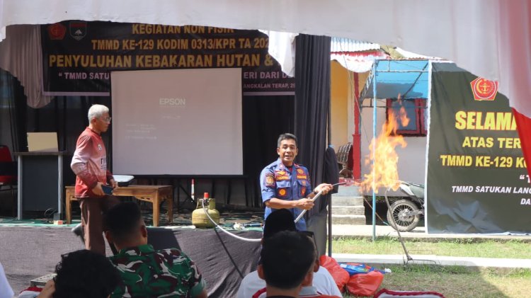 Sasaran Non Fisik, Tim Satgas TMMD Ke 129 Kodim 0313/KPR Berikan Penyuluhan Cegah Kebakaran Sejak Dini Di Desa Pangkalan Terap
