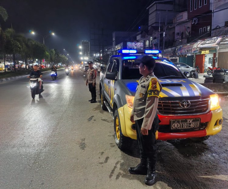 Patroli Blue Light Polsek Pangkalan Kerinci Antisipasi Tindak Pidana dan Gangguan Lalu Lintas