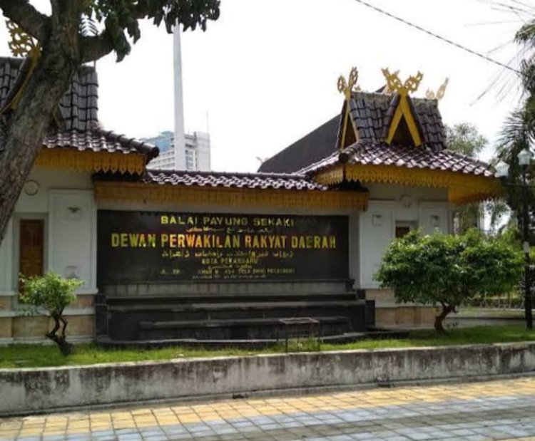 Manipulasi Dokumen SPJ, Belanja Makanan dan Minuman Sekwan DPRD Pekanbaru Rugikan Negara Rp 3.108 Miliar    Detik  Aktual News.com